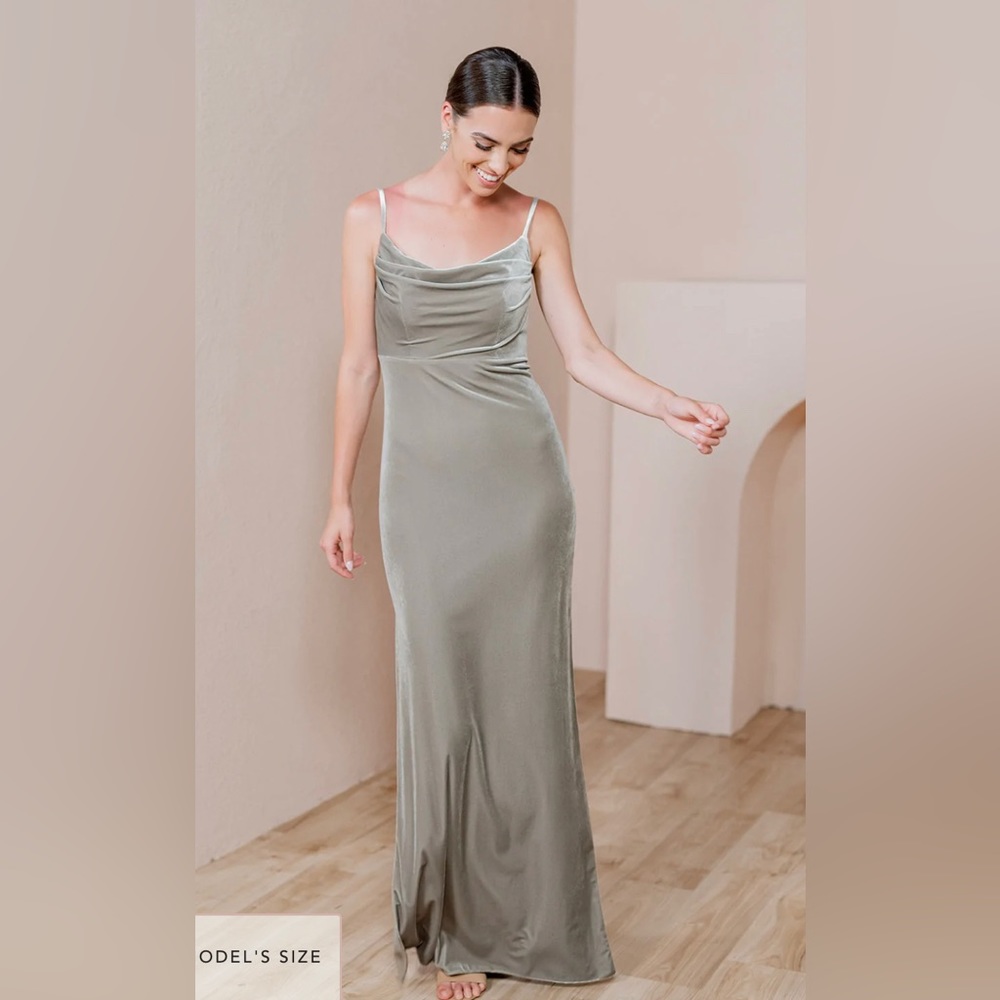 Revelry Skye Velvet Bridesmaid Dress Sage size 4 Regular length